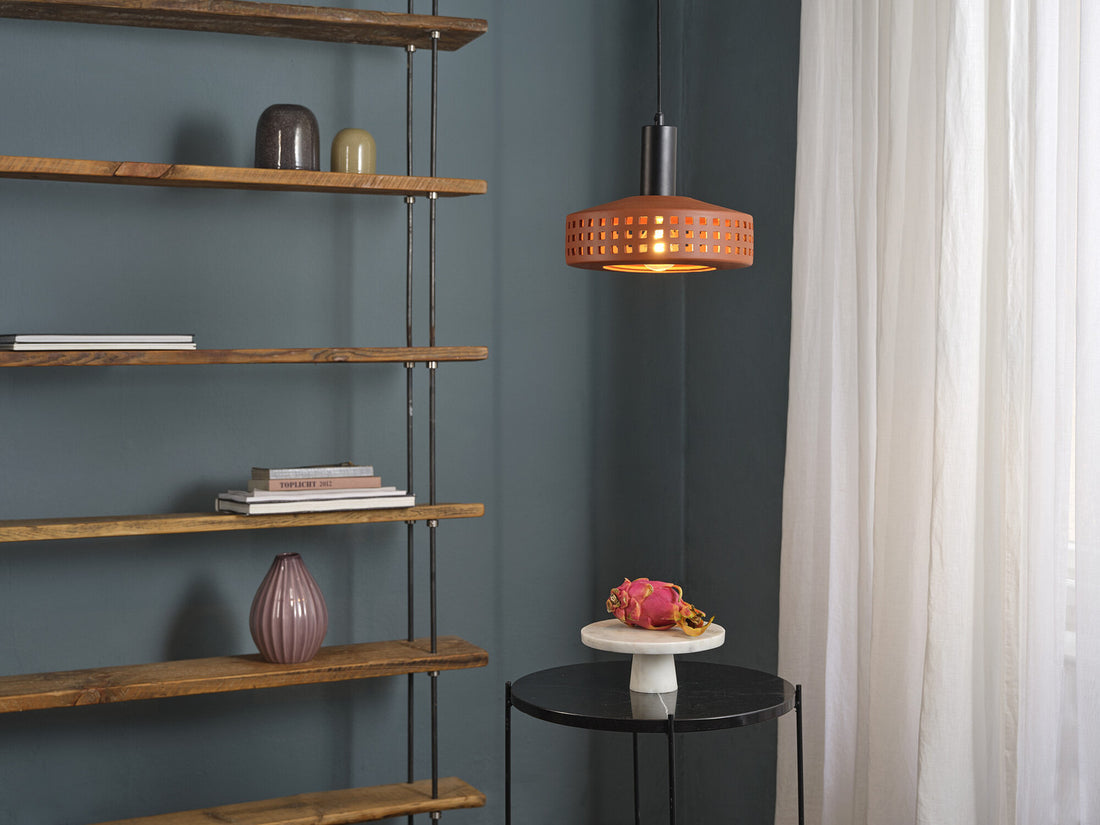 Suspension Clay Windows marron