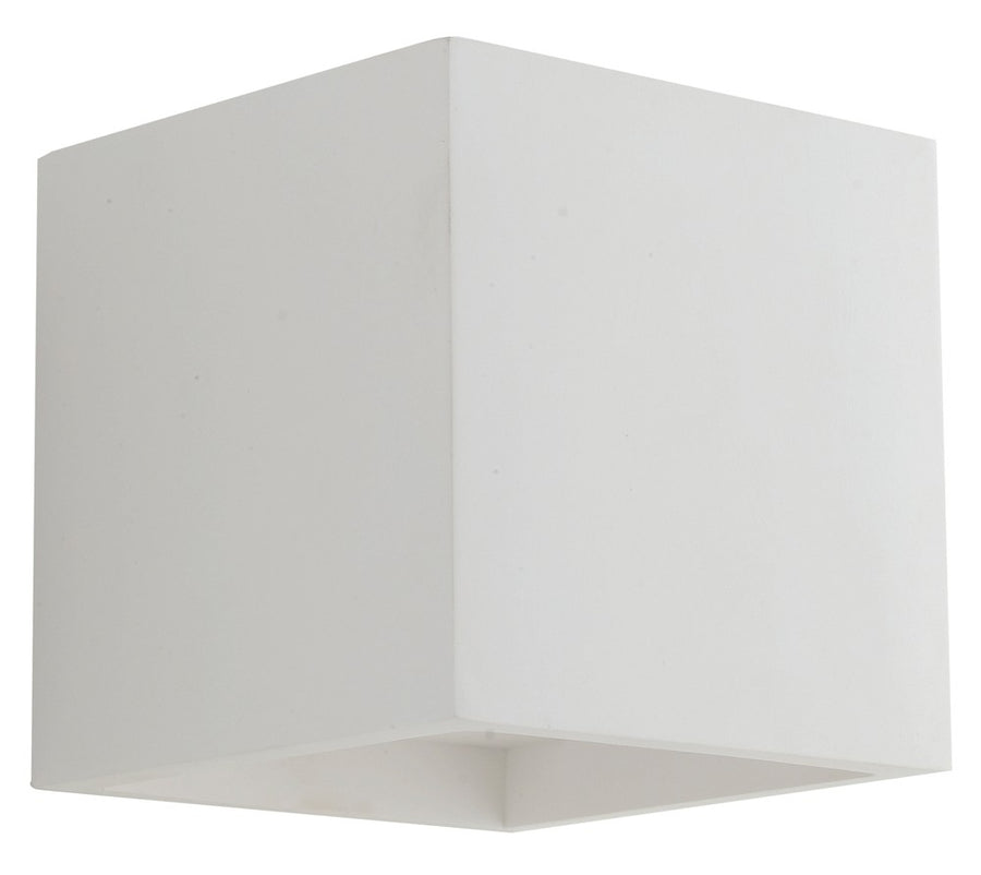 Gros plan sur l'applique blanche, angle et ouverture inférieure visibles.