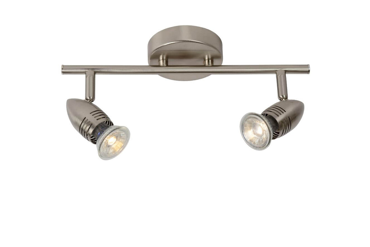 Produit isolé sur fond blanc, luminaire chromé à deux spots orientables vers le bas.