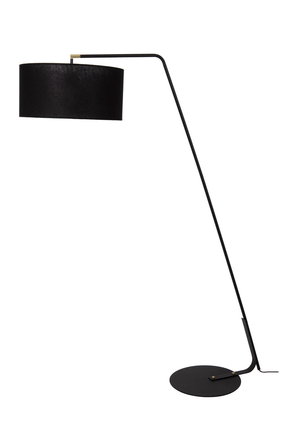 Vue d'ensemble du lampadaire noir, abat-jour cylindrique et structure métallique inclinée.