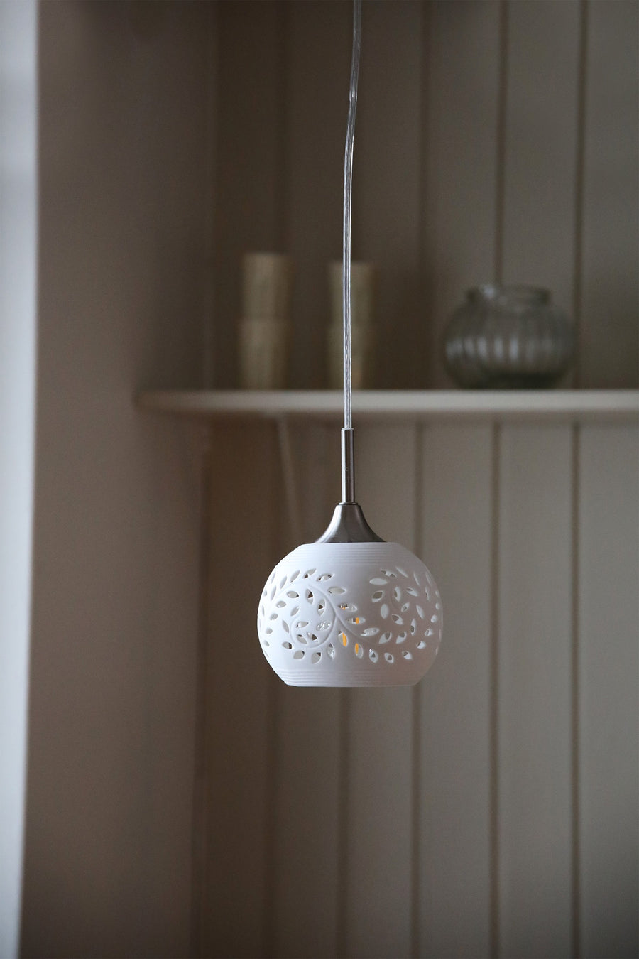 Suspension de fenêtre Lohals en acier et blanche 18 cm