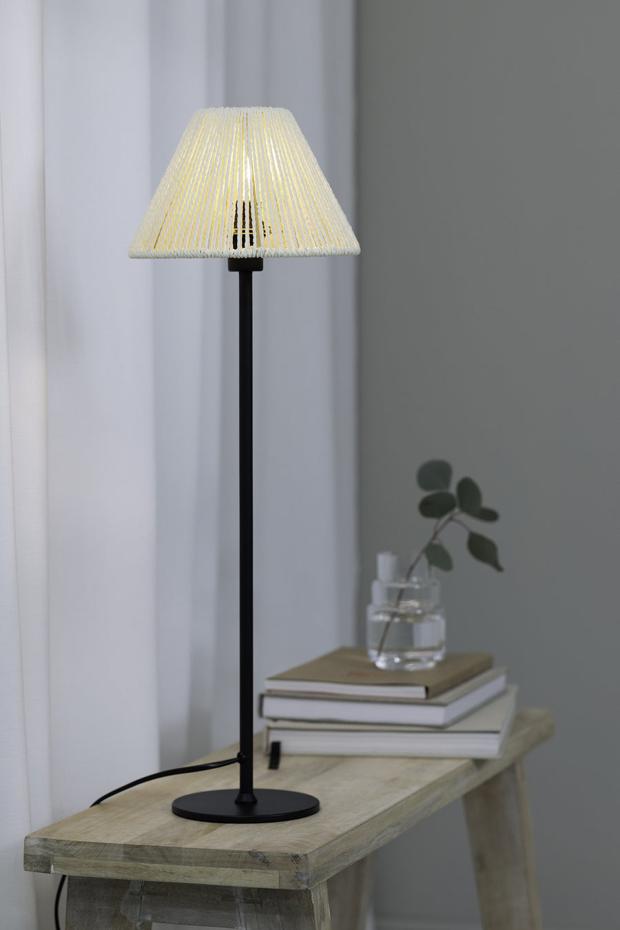 Lampe à poser Corda avec abat-jour en papier