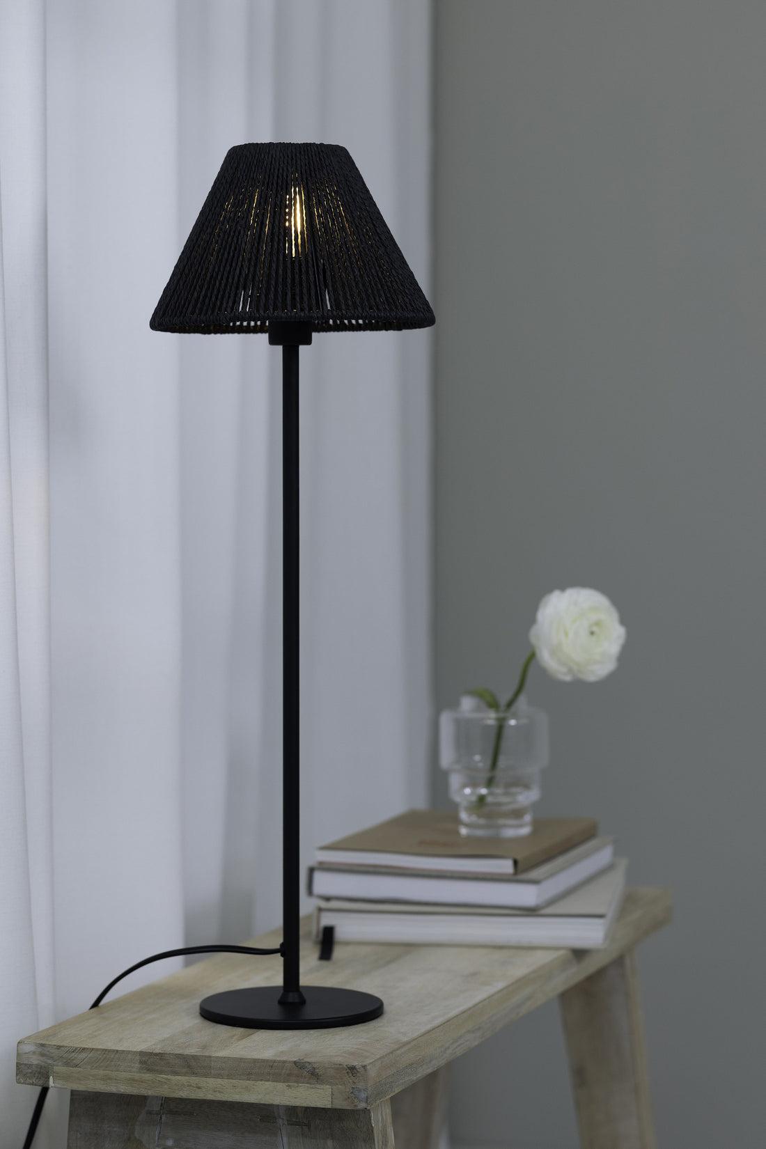 Lampe à poser Corda avec abat-jour en papier