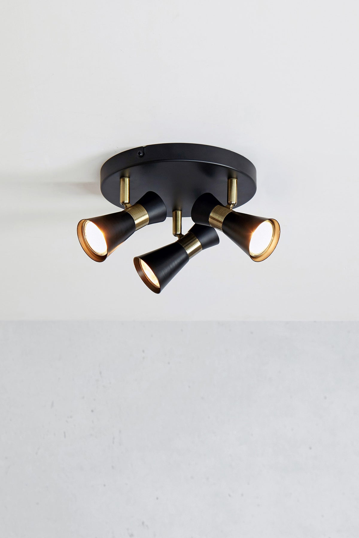 Plafonnier Folie sur platine ronde 3 lumières