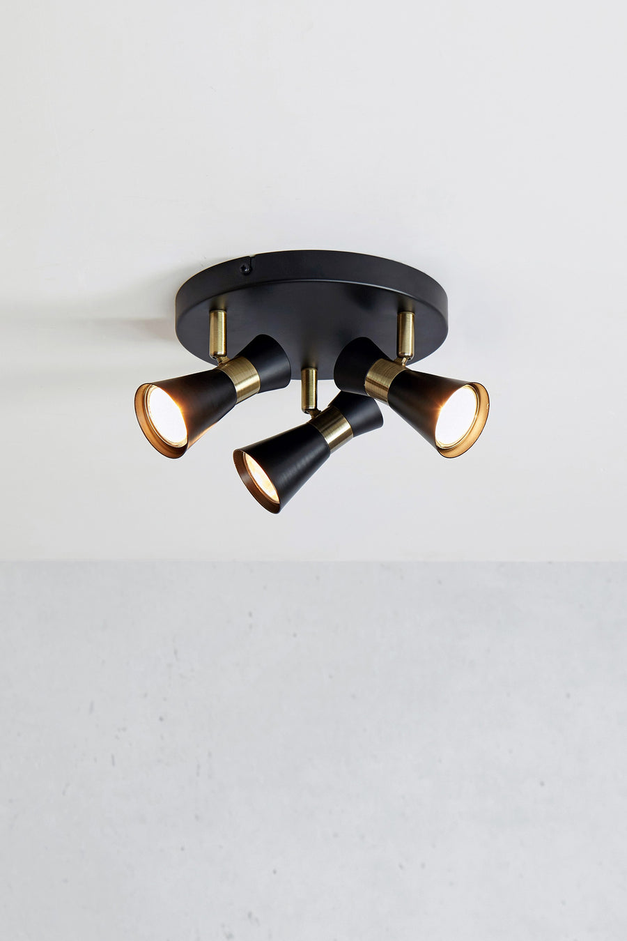 Plafonnier Folie sur platine ronde 3 lumières