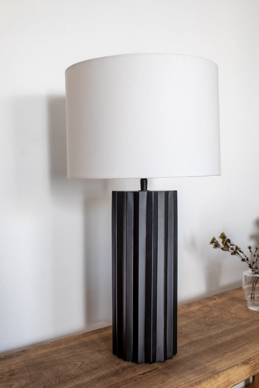 Lampe à poser Hashira noire et blanc cassé, abat-jour en coton