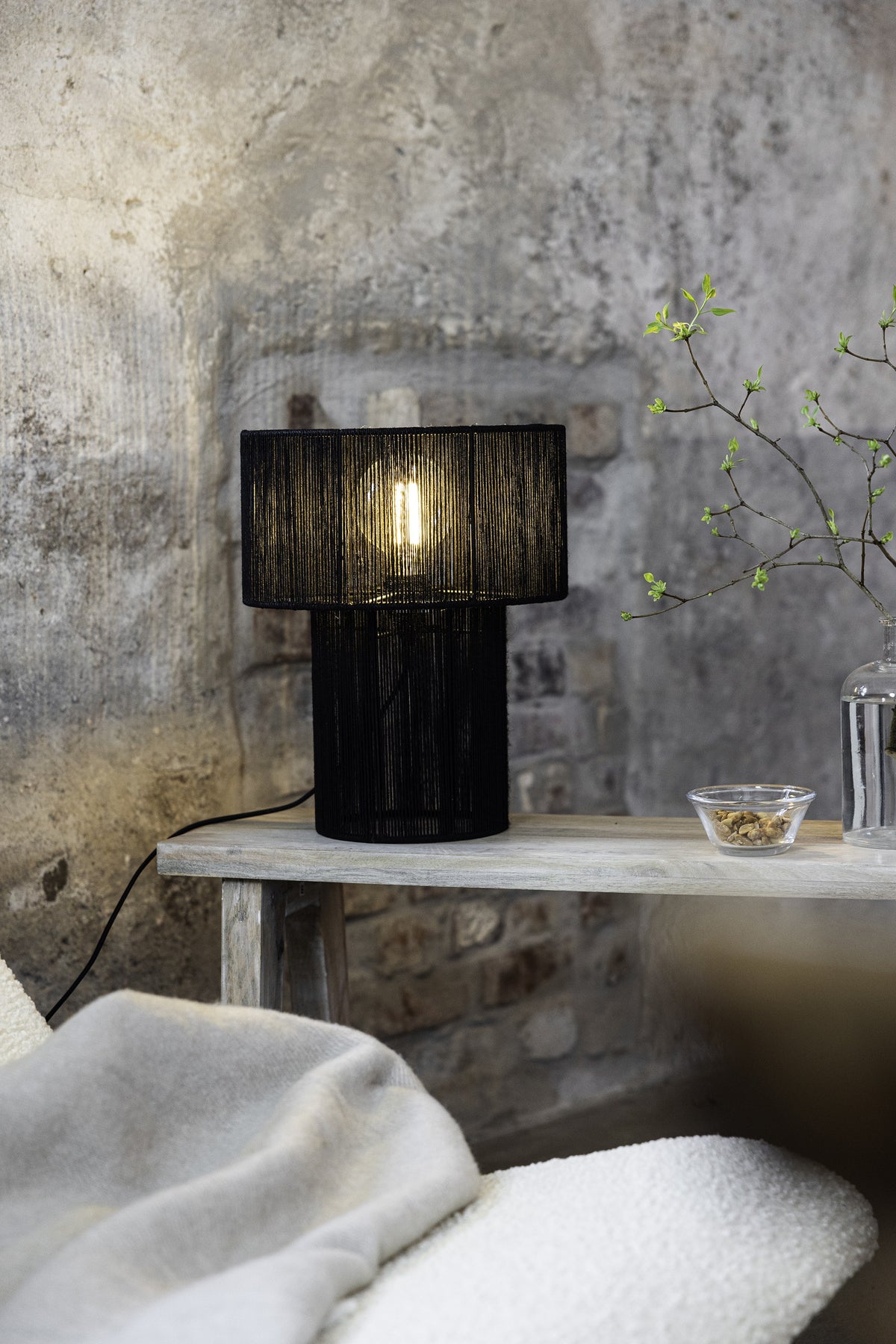 Lampe à poser Soga avec abat-jour en jute