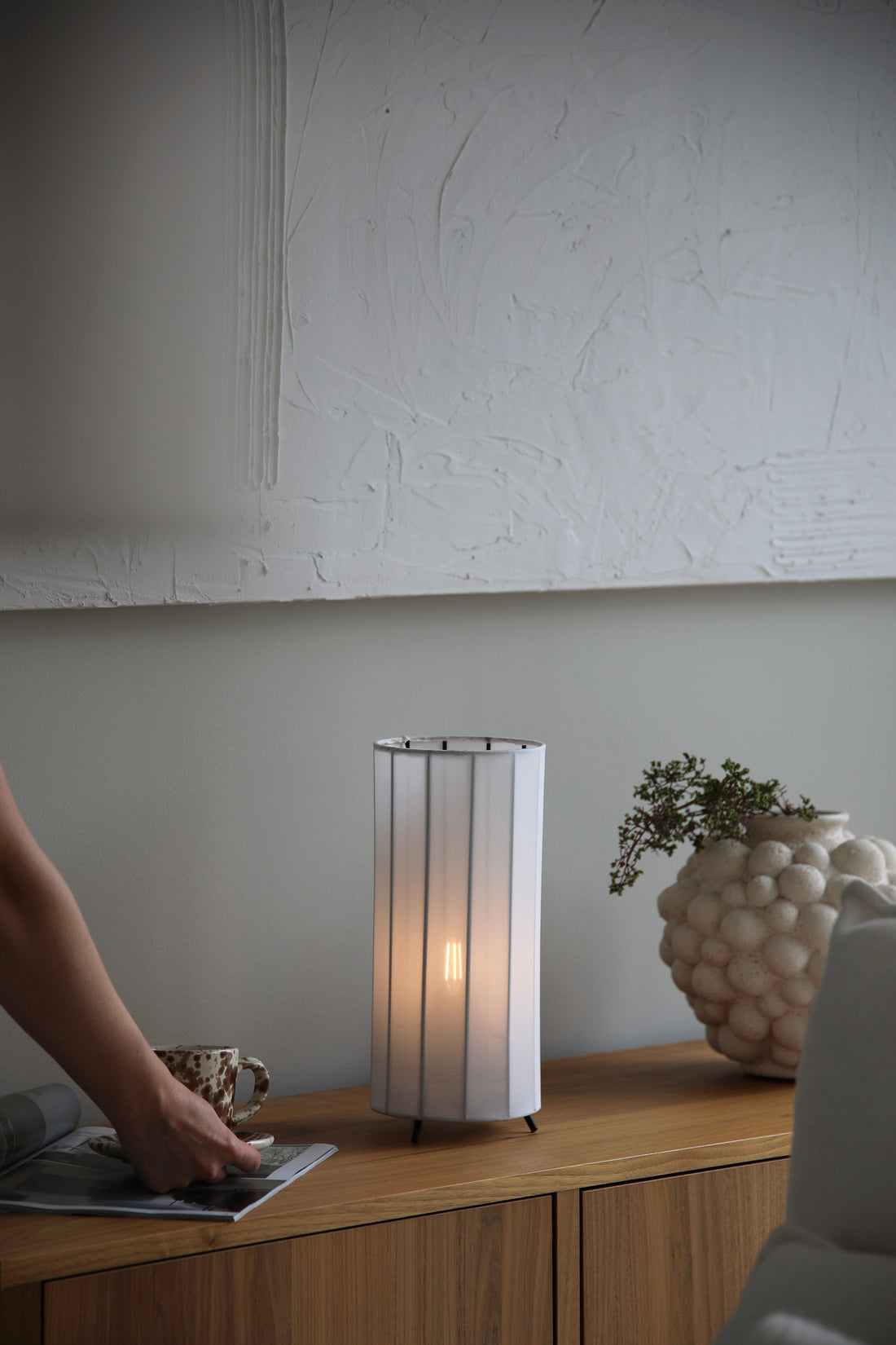 Lampe à poser Hikari blanche et noire