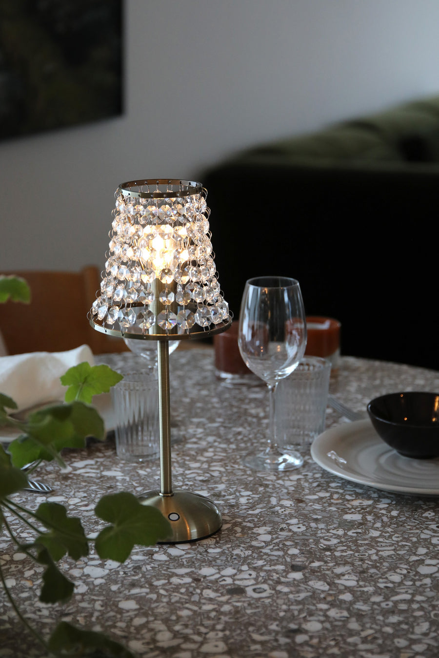 Lampe sans fil Liora en laiton vieilli et cristal