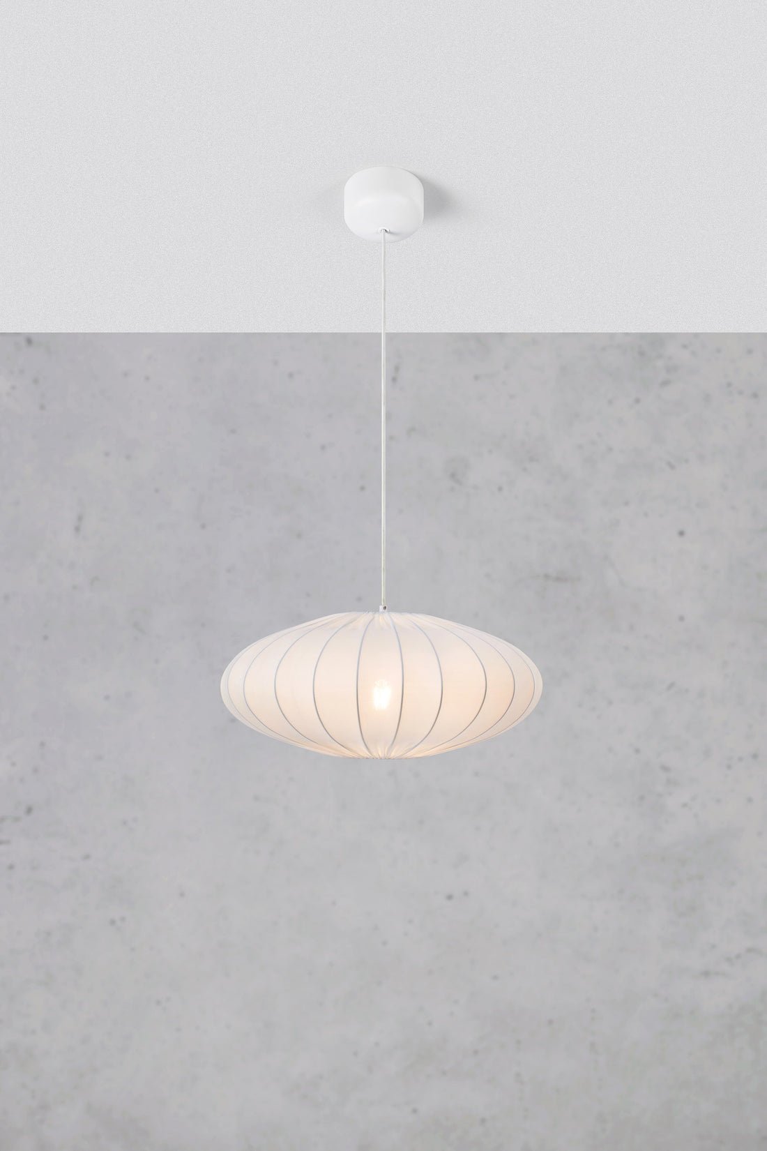 Suspension Solia ovale blanche 50 cm