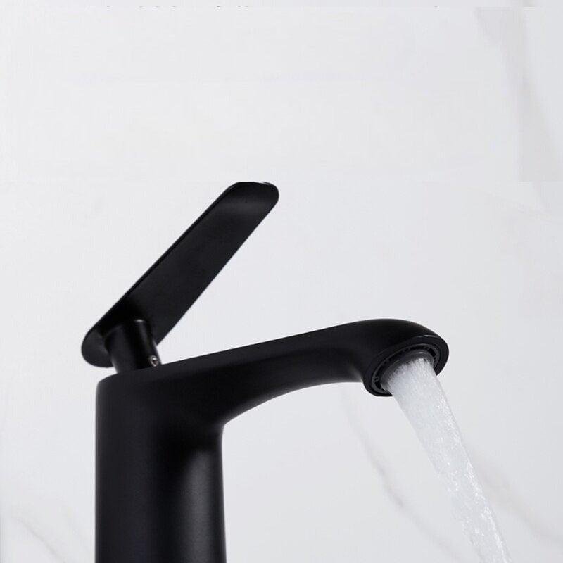 Mitigeur Lavabo | Élégance Prismatique - Designix Mitigeur Lavabo Noir 2