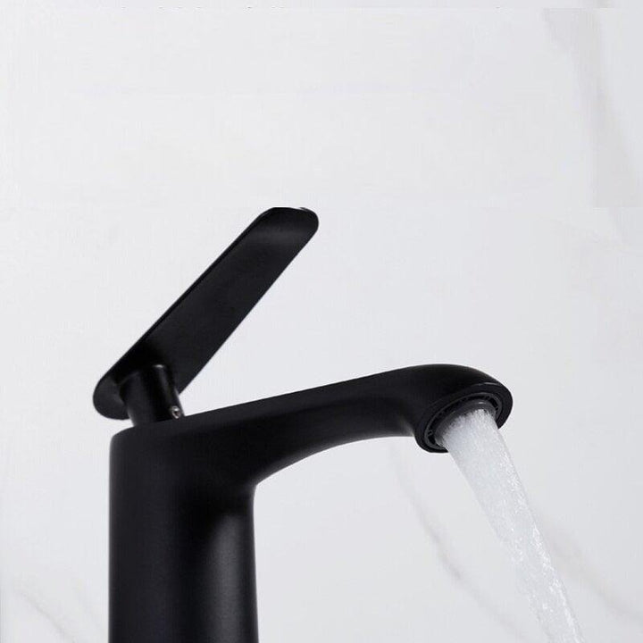 Mitigeur Lavabo | Élégance Prismatique - Designix Mitigeur Lavabo Noir 2