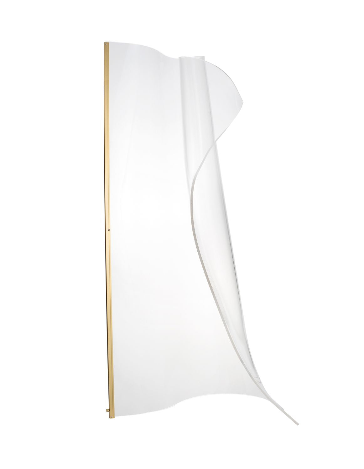 Vue de face du luminaire blanc ondulé, structure dorée verticale sur fond clair.