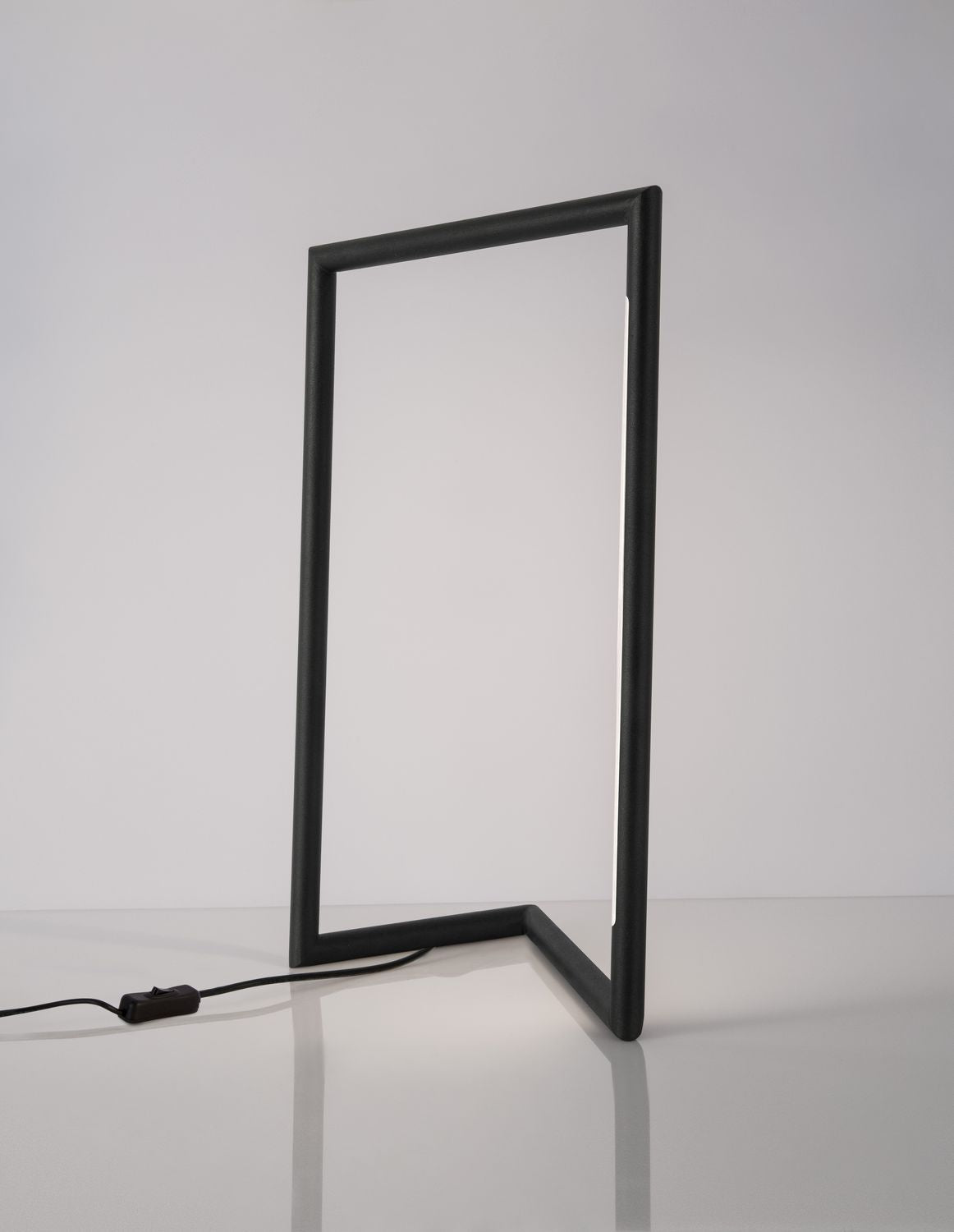Lampe à poser Ensio noire