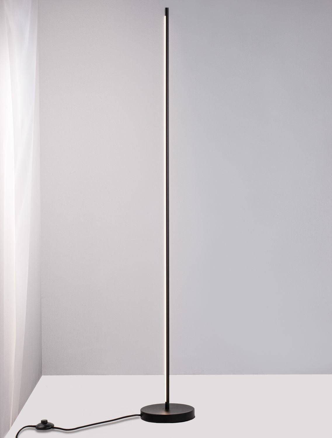 Lampadaire Colby noir