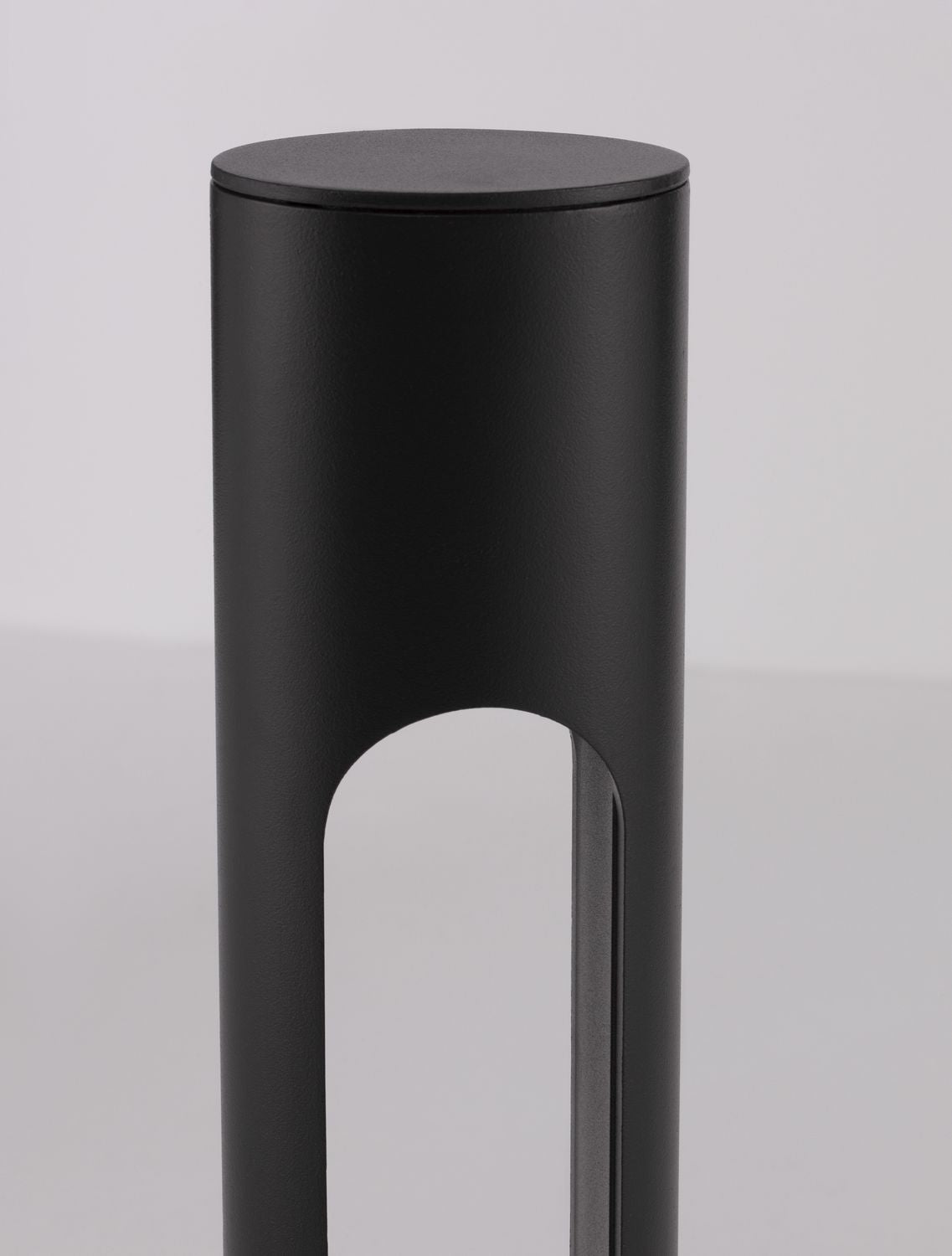 Borne extérieure Ellery noire, H 36 cm