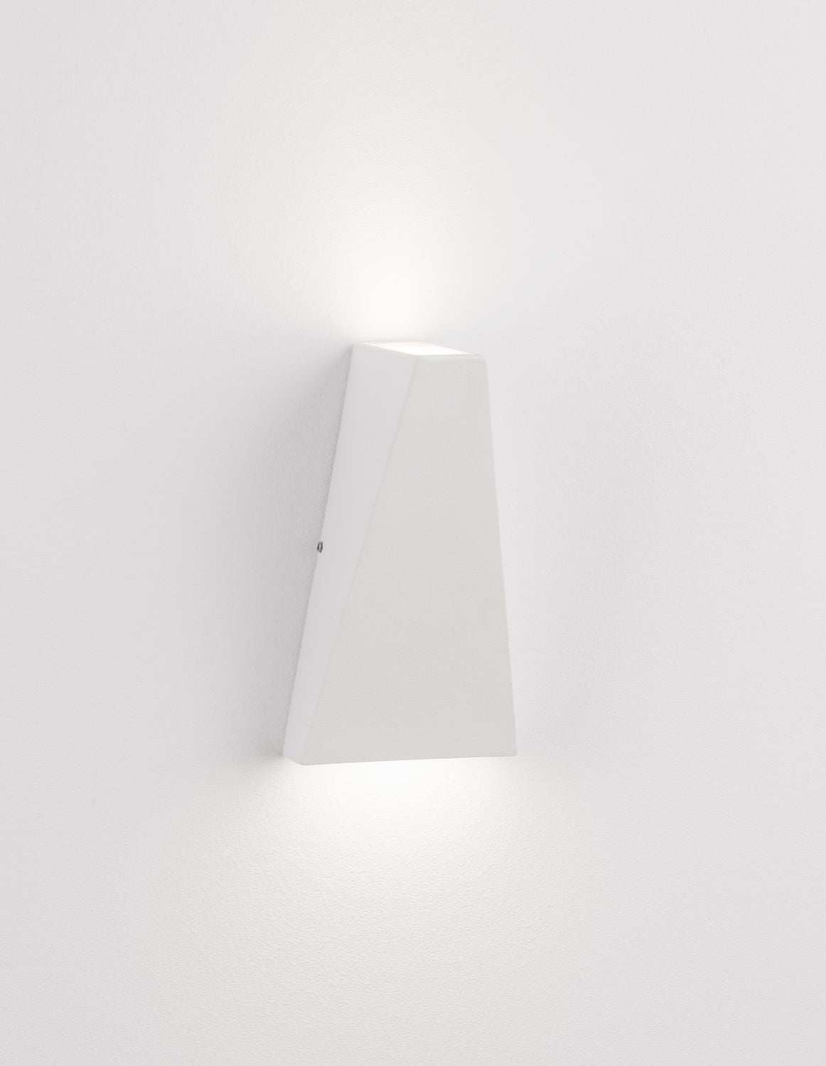 Mise en ambiance, halo lumineux au-dessus et au-dessous de l'applique