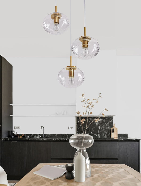 Suspension Maeve 3 lumières dorée, verre