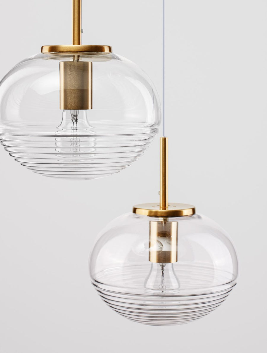 Suspension Maeve 3 lumières dorée, verre