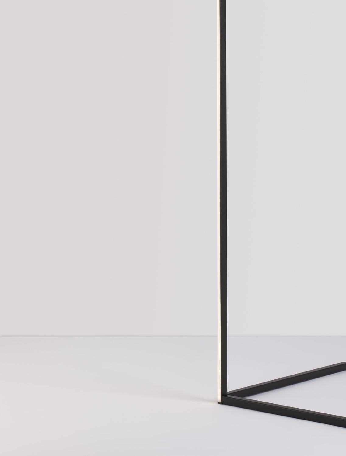 Lampadaire V-line noir
