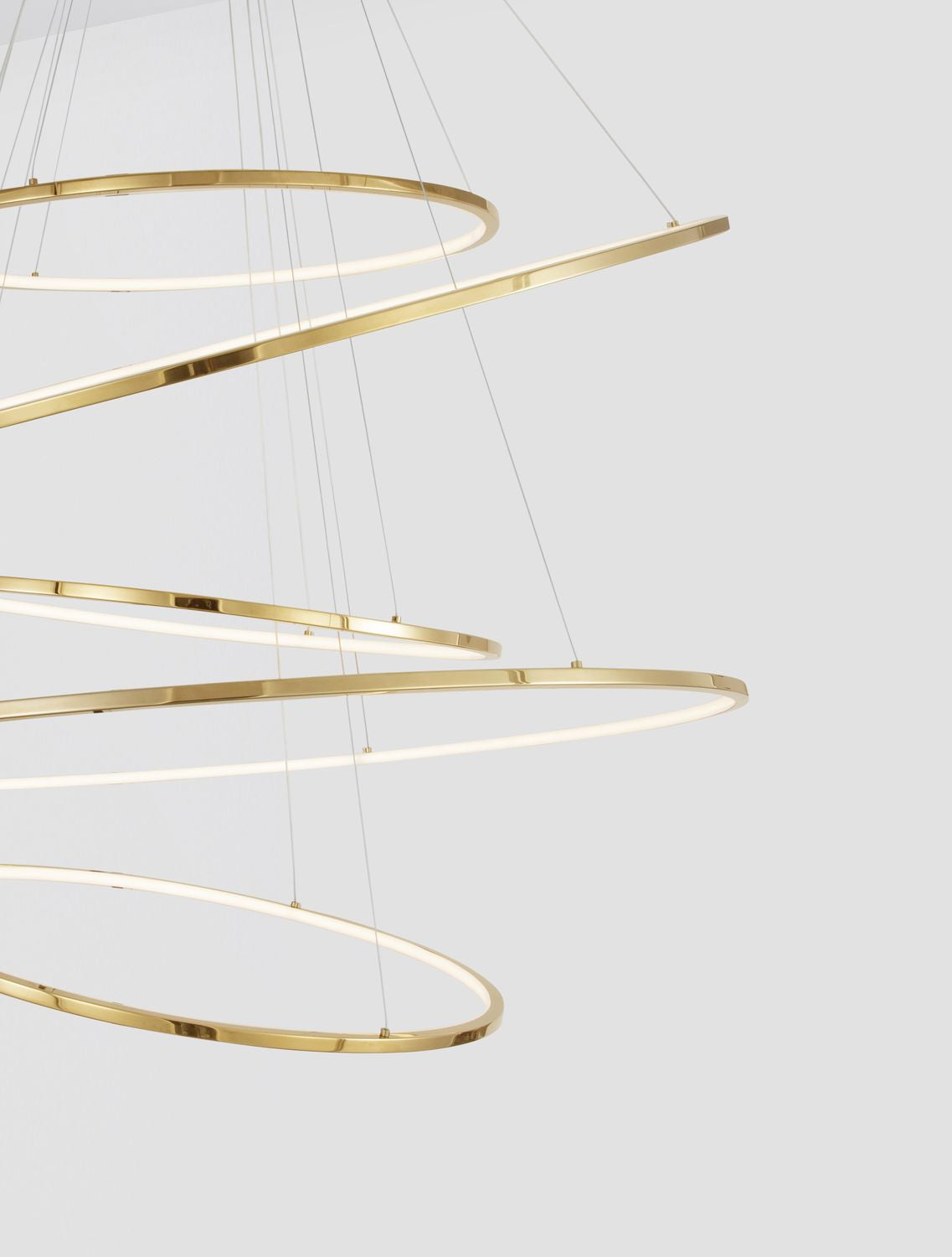 Suspension Nudos dorée, H 250 cm
