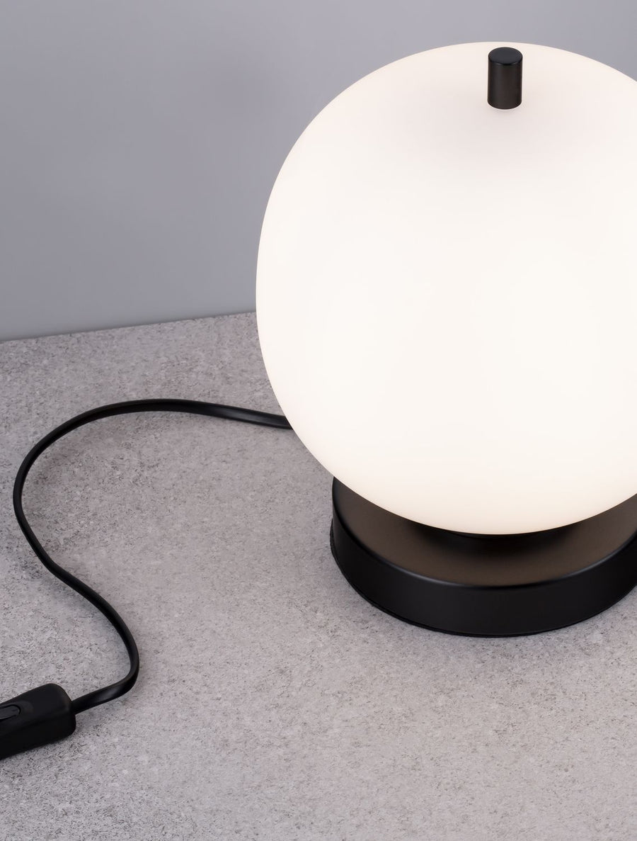 Lampe à poser Lato noire, verre, H 22,5 cm