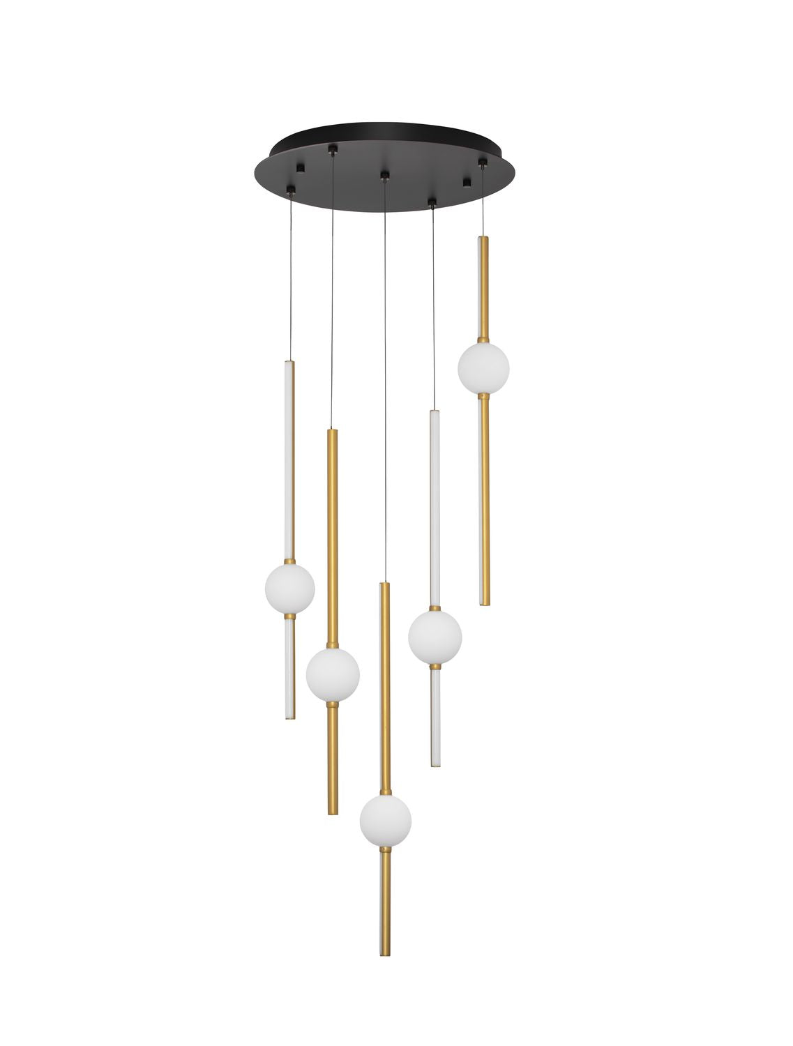 Vue de face du luminaire sur fond blanc, tiges dorées et globes opalins suspendus