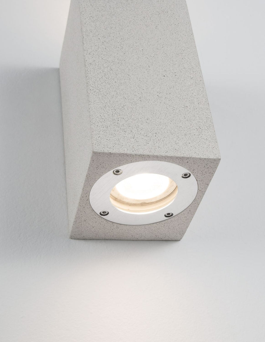 Applique extérieure Fuento blanche, H 18 cm