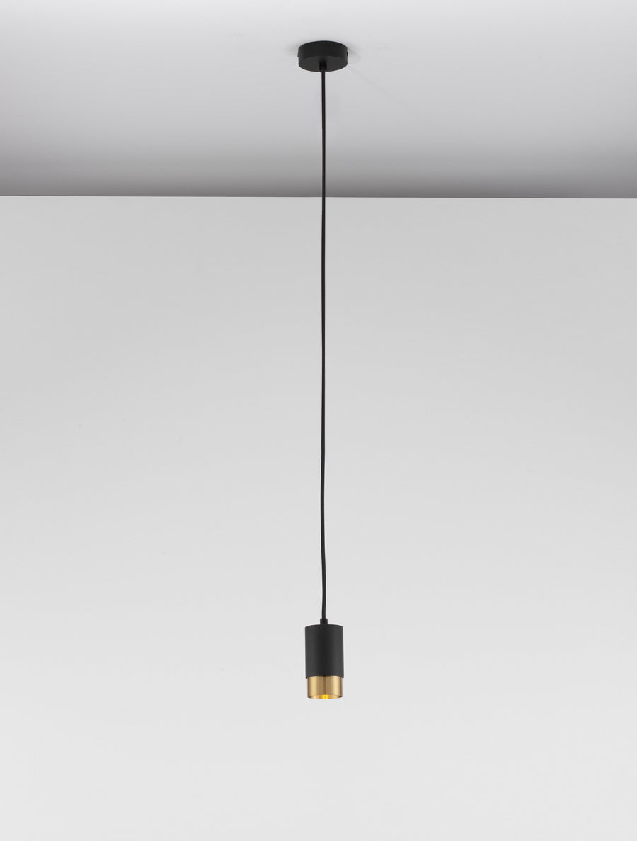 Suspension noire vue de face, câble fin et rose de plafond inclus