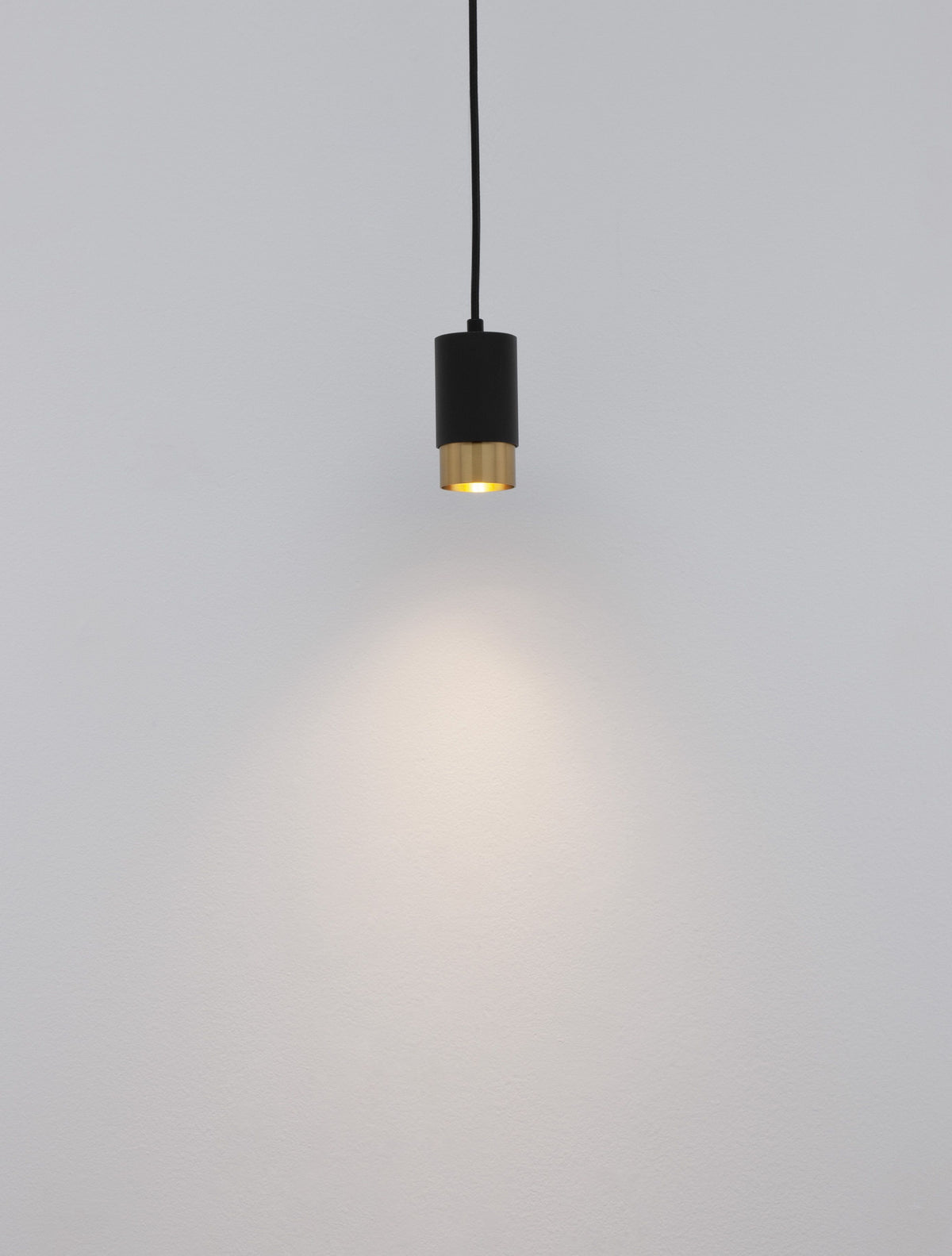 Suspension Pongo noire, H 160,8 cm