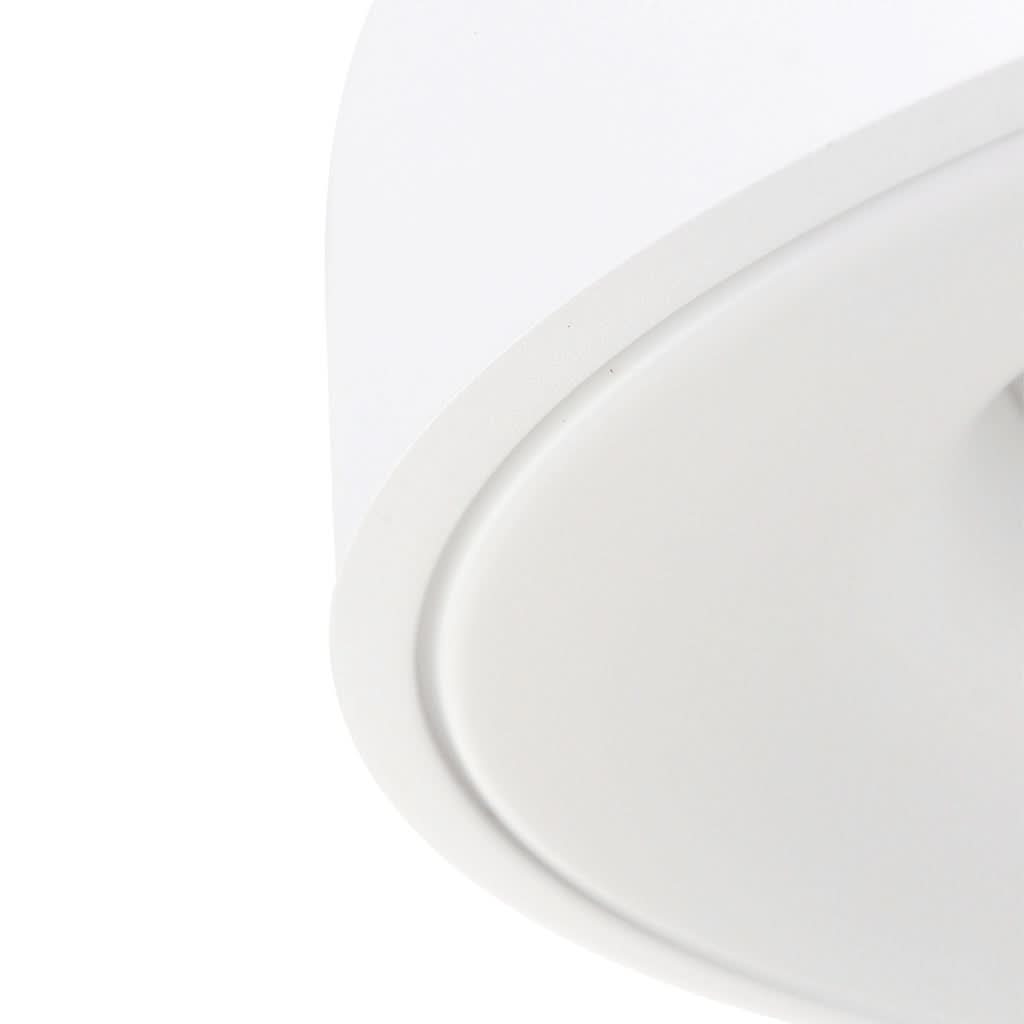 Gros plan sur le bord blanc satiné et la lèvre du diffuseur
