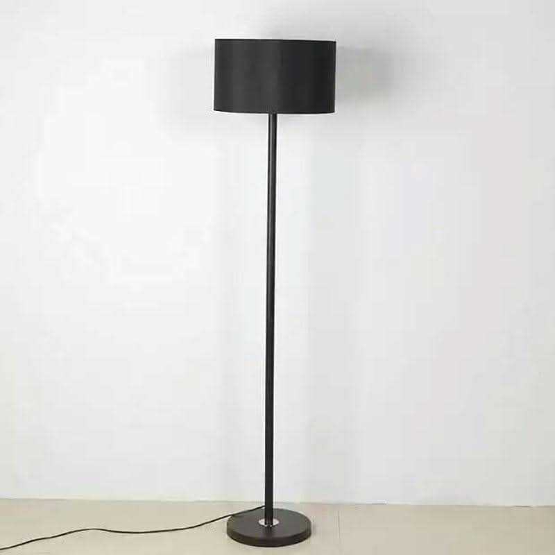 Lampadaire sur pied noir avec abat-jour | Noira
