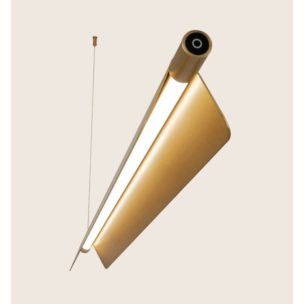 Détail de la finition or brossé et du diffuseur LED allumé
