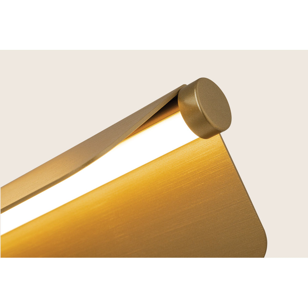 Gros plan sur l'abat-jour ouvert, diffuseur LED allumé et finition or brossé.
