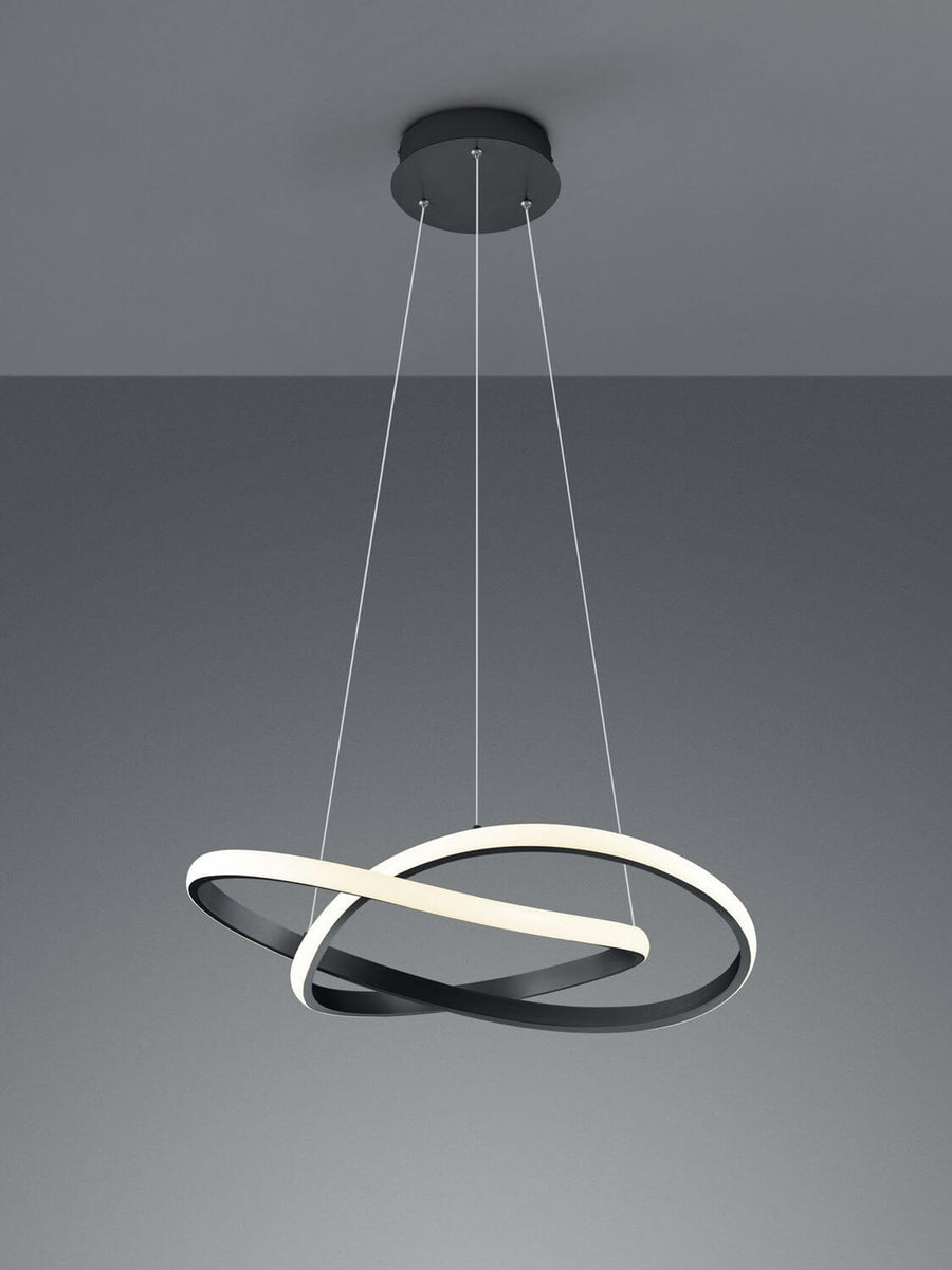 Vue de trois quarts montrant le bandeau LED blanc et la finition noire mate