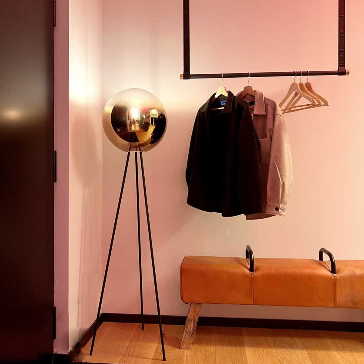 Lampadaire trépied Orb Tripod globe en verre, H 160 cm