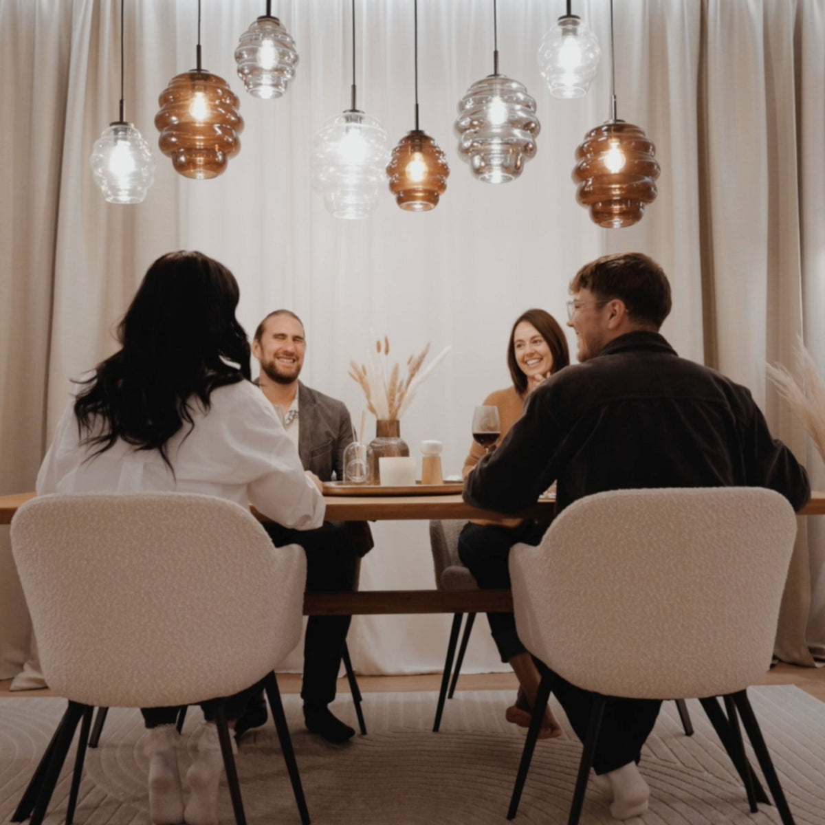 Suspension de table Echos 12 lumières sur 3 rangées, longueur 200 cm, verres Ø 18 cm