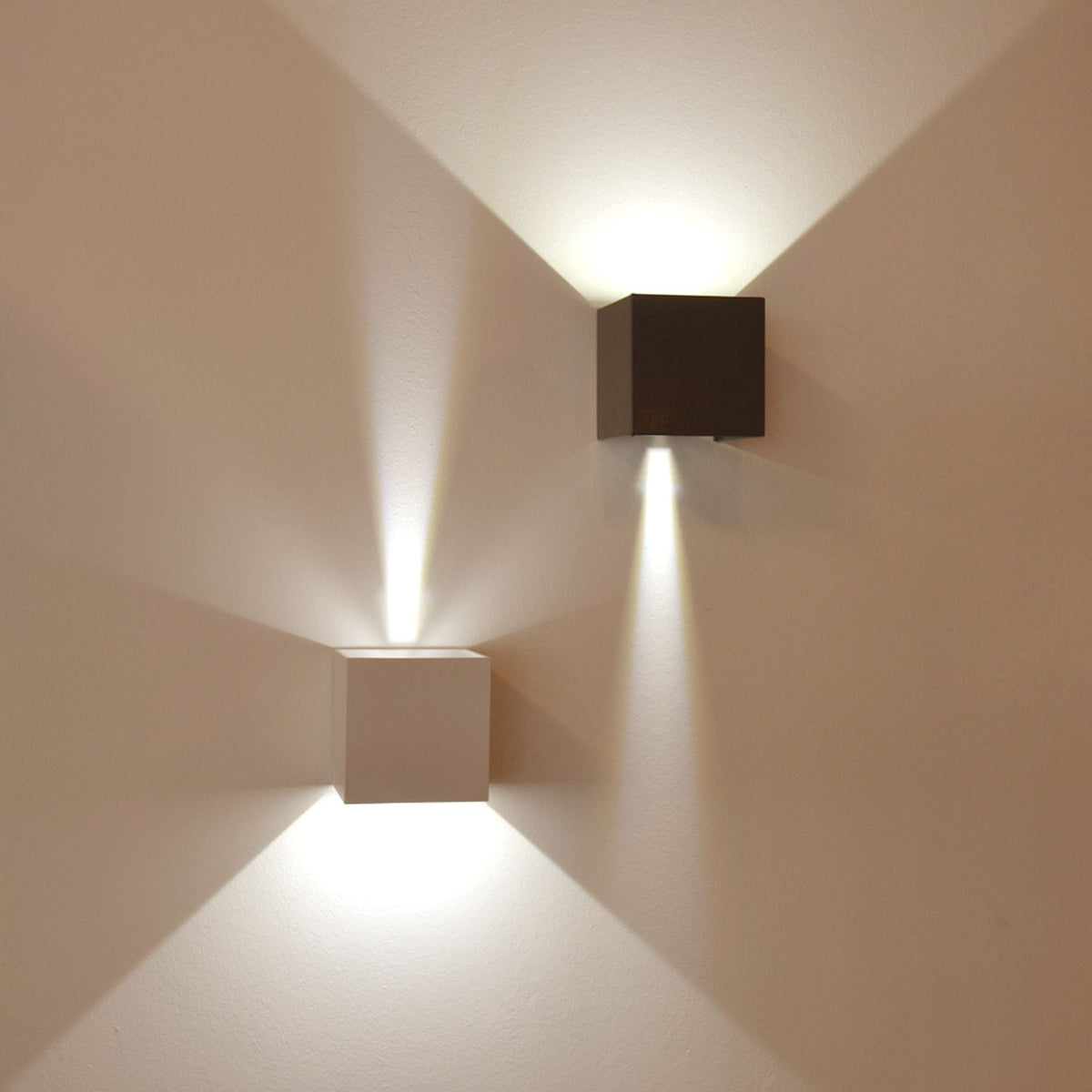 Applique murale LED Ixa orientable, intérieur et extérieur, IP44