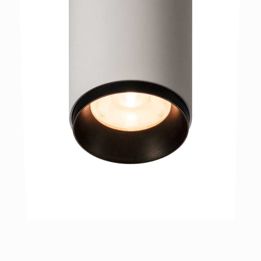 Vue rapprochée de la sortie de lumière et de l'intérieur noir.