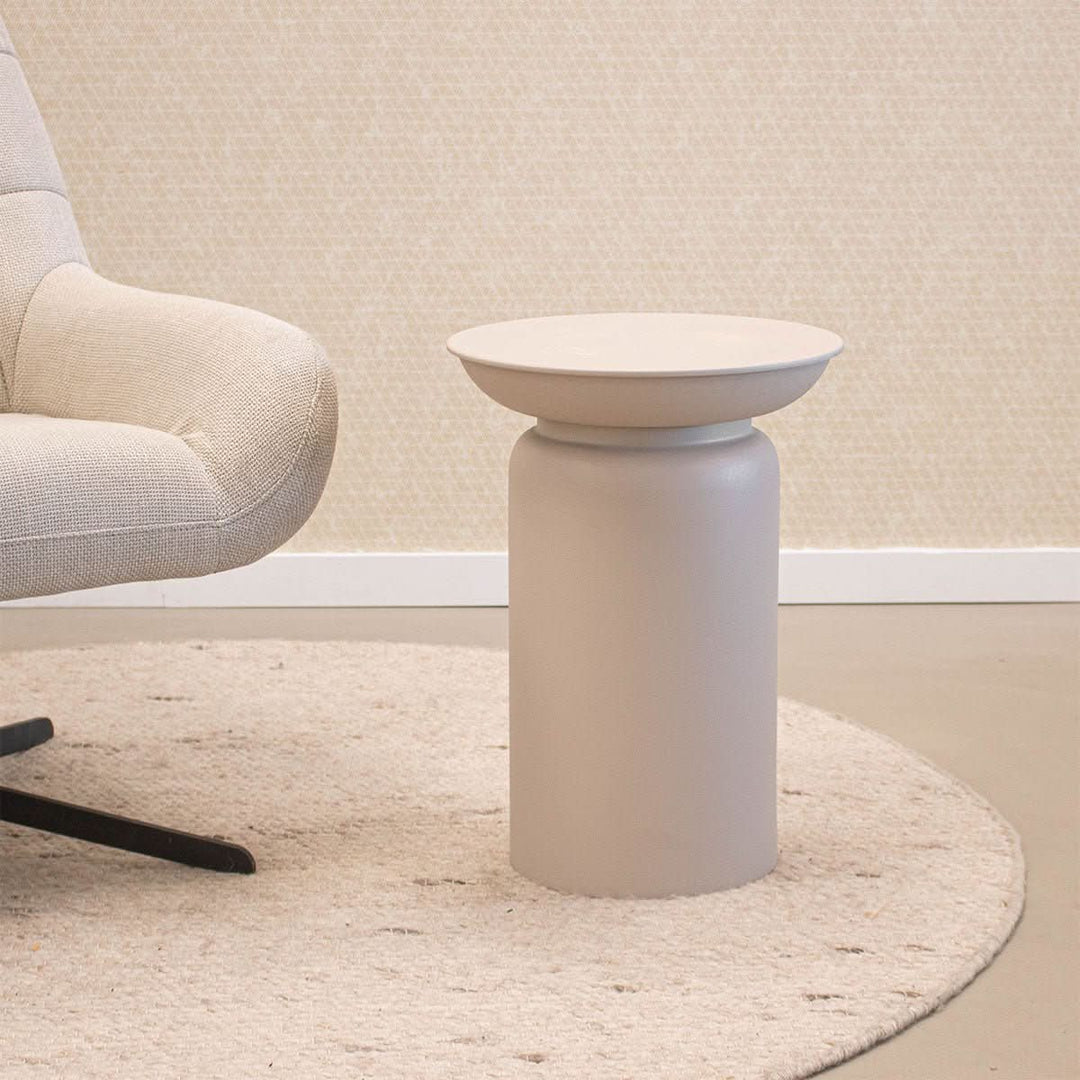 Table d'appoint en métal design moderne beige CLAY | NOVA - Designix