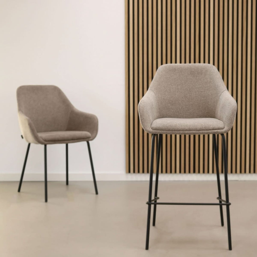 Tabouret de bar avec dossier et accoudoirs confortable | NOVA - Designix