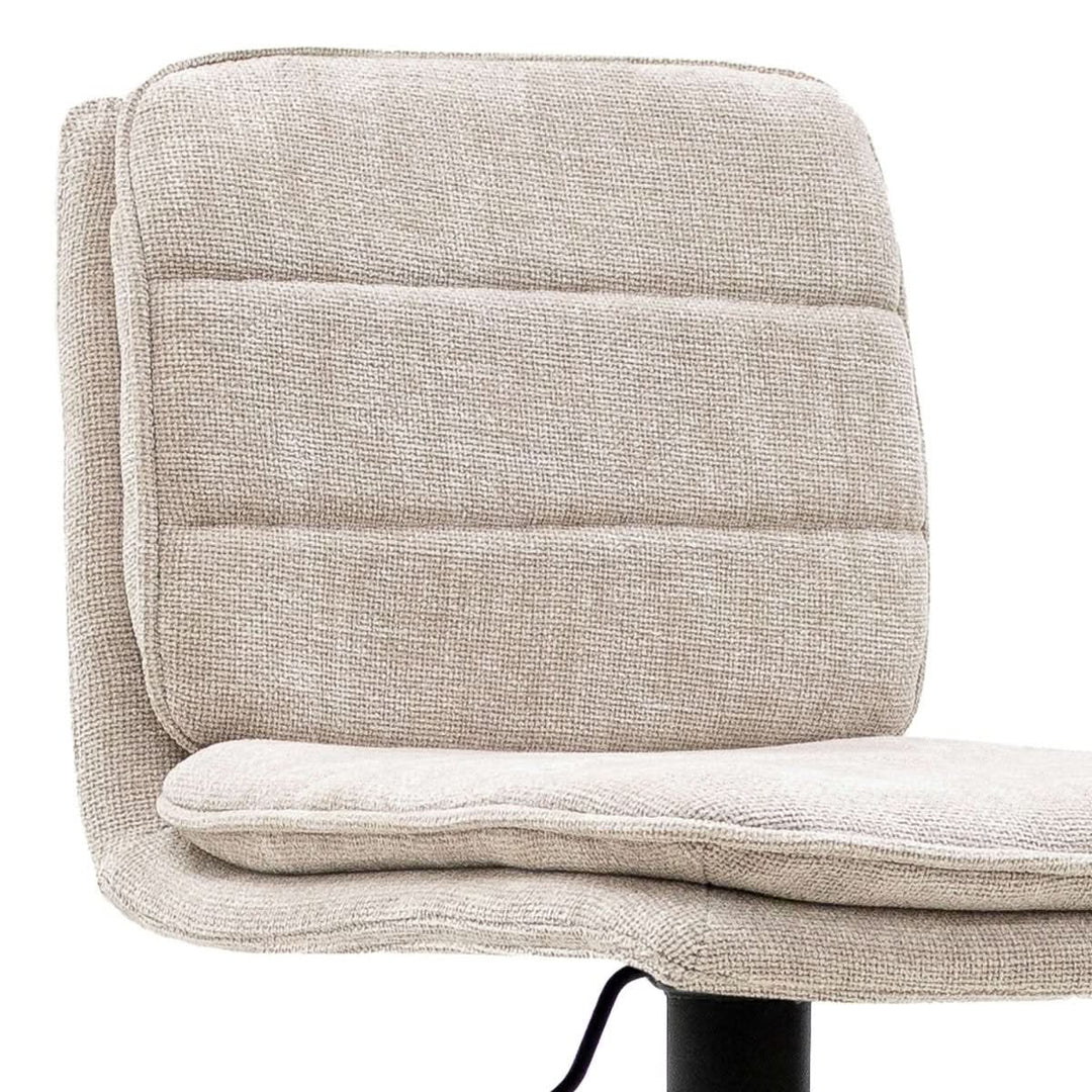 Tabouret de bar rotatif pivotant ajustable avec coussin rembourré | VYRA - Designix