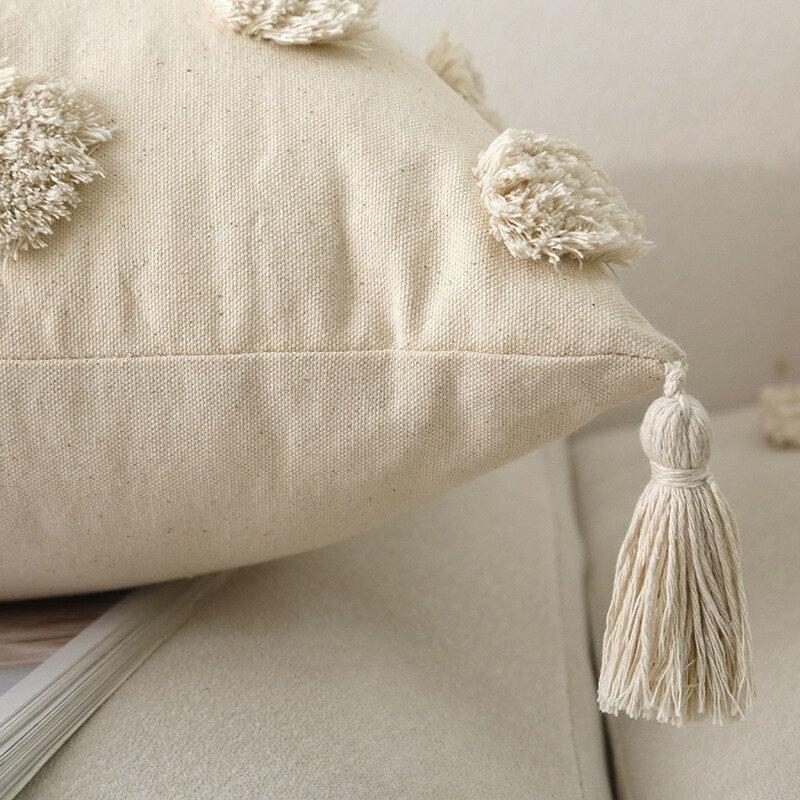 Coussin pompon | Velours Étoilé 9999 | Designix - Coussin    - https://designix.fr/