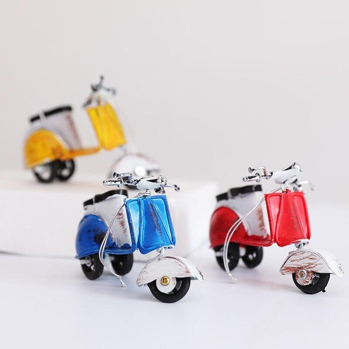 Figurines Moto Fer Artisanat | Zora - Designix Statuette Rouge 12x4.5x6.5cm