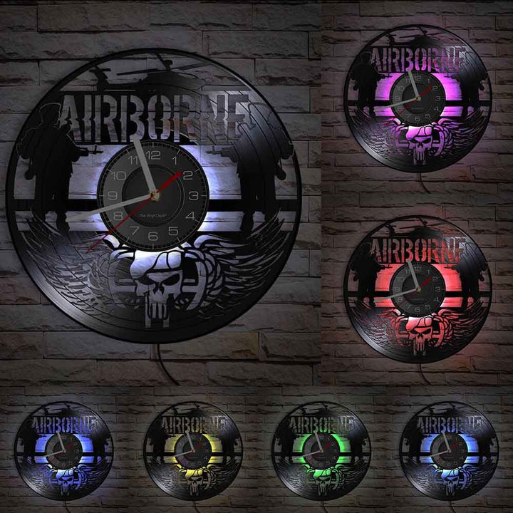Horloge Murale Design | Airborne Forces | Designix - Horloge murales Avec LED 30 cm  - https://designix.fr/