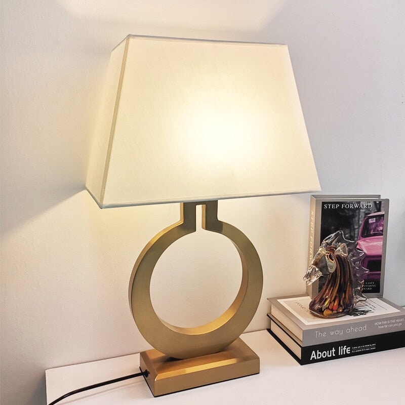 Lampe de Chevet Design | Éclat Moderne | Designix - Lampe de chevet Doré   - https://designix.fr/