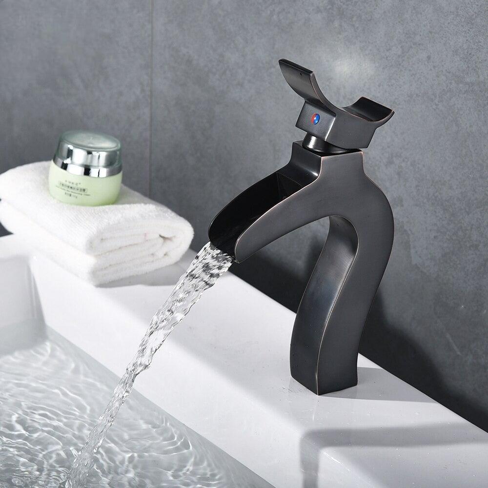Mitigeur Cascade Lavabo Arqué | Élégance Architecturale - Designix Mitigeur Lavabo Bronze Noir