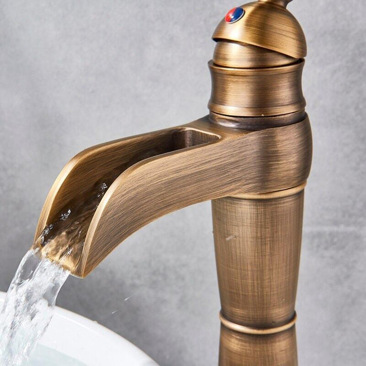 Mitigeur Cascade Lavabo | Esprit Intemporel - Designix Mitigeur Lavabo Bronze Brossé