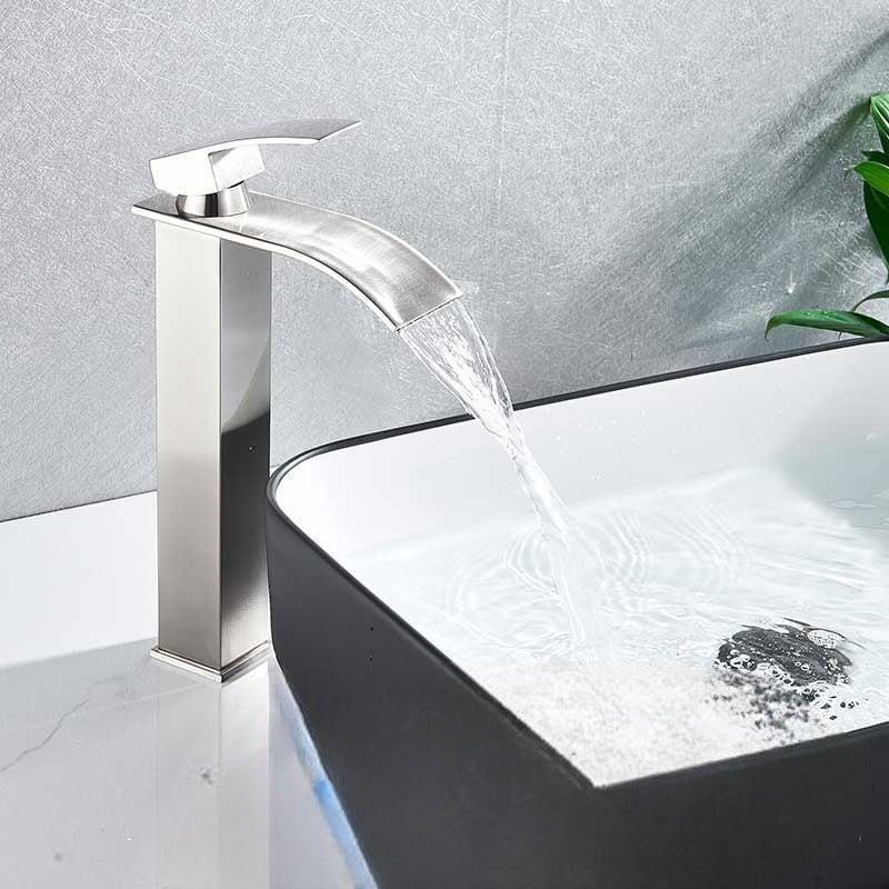 Mitigeur Cascade Lavabo | Essence Chromatique | Designix - Mitigeur Lavabo 27 cm | Métal Brossé - https://designix.fr/