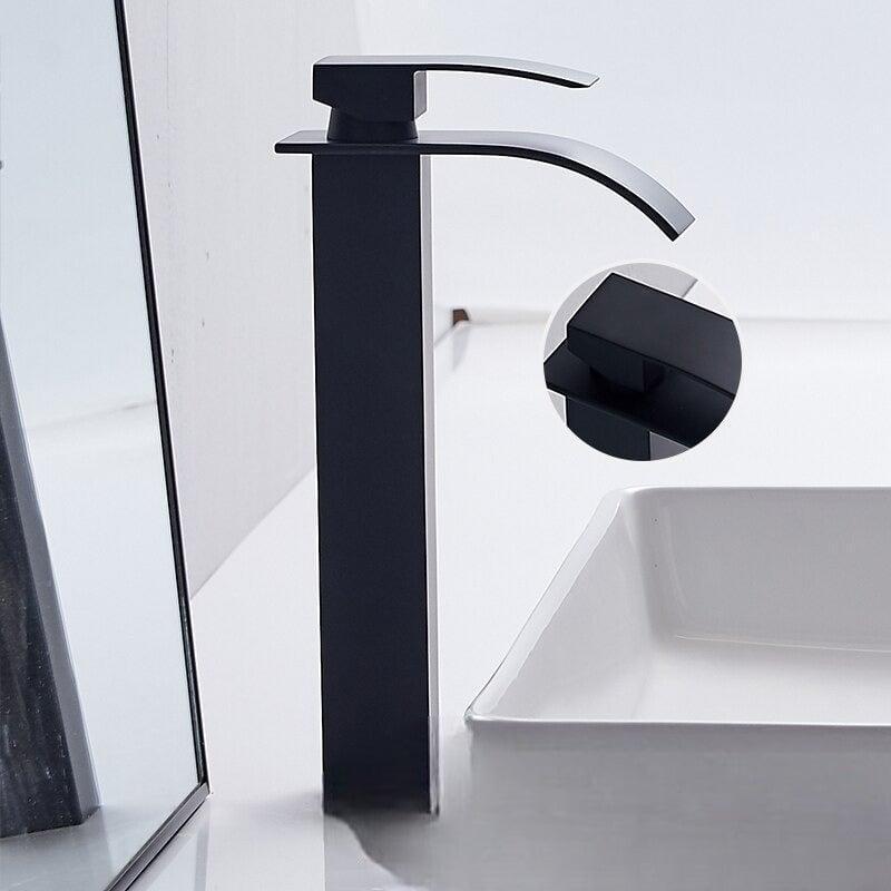 Mitigeur Cascade Lavabo | Essence Chromatique | Designix - Mitigeur Lavabo 27 cm | Noir Mat - https://designix.fr/